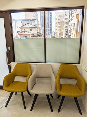 ゆう歯科待合室1