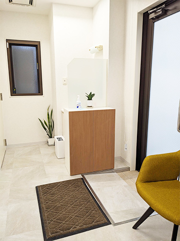 ゆう歯科待合室2