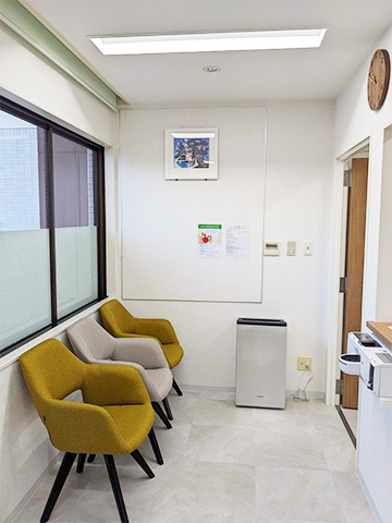 ゆう歯科待合室3